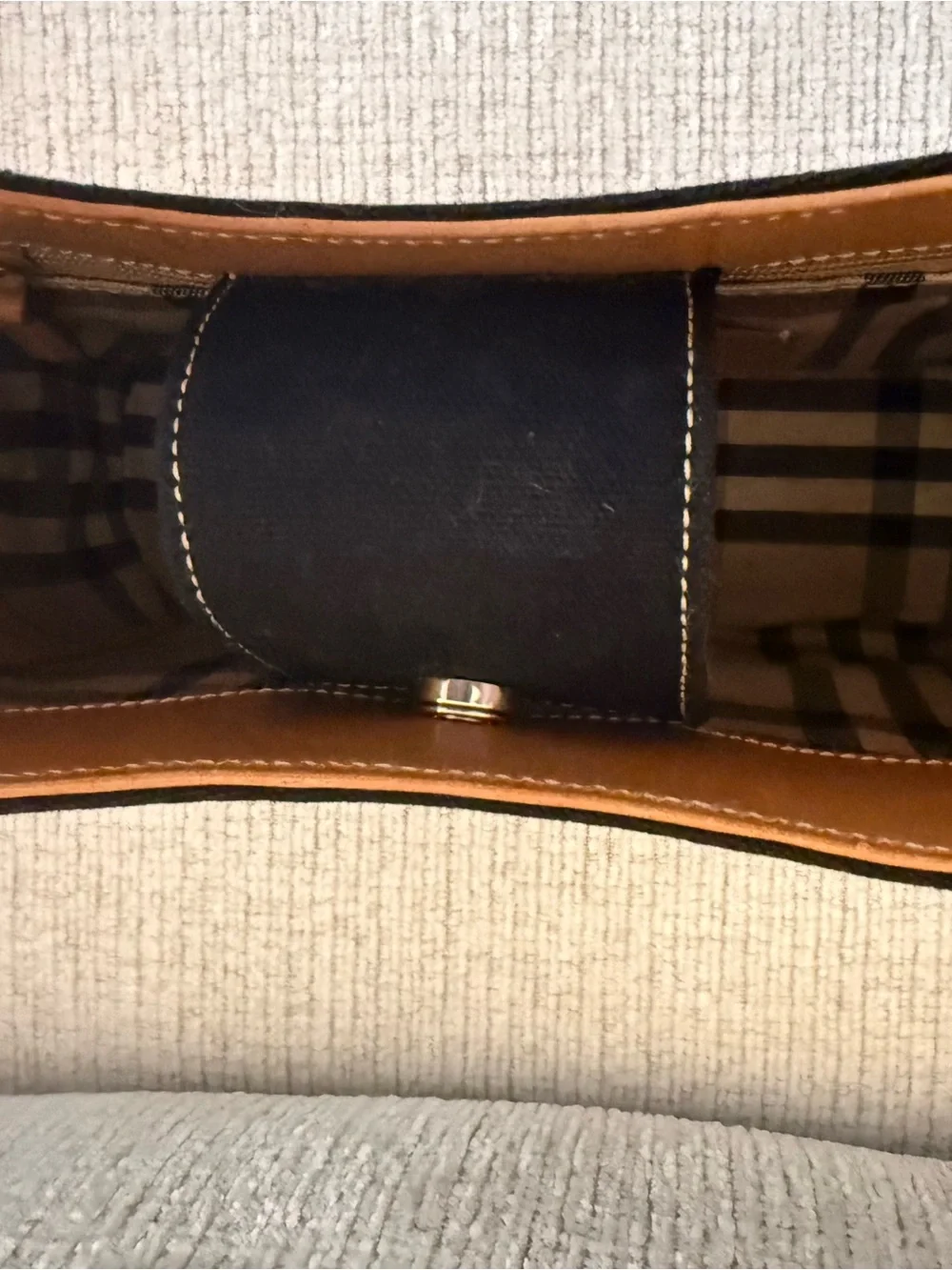 Burberry Black Canvas Shoulder Bag Nova-check interior